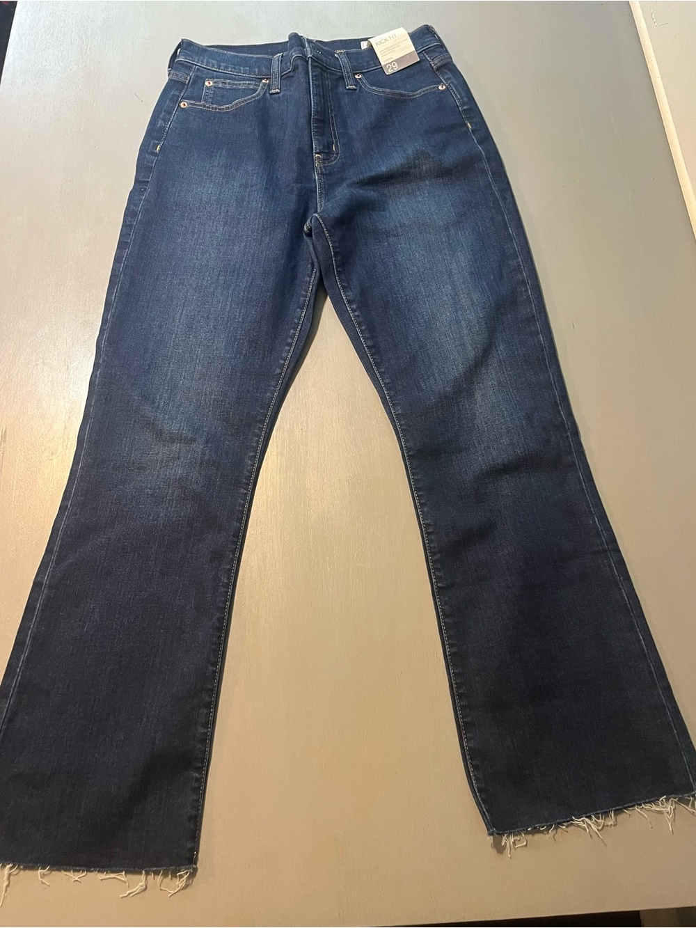 NWT GAP High Rise Kick Fit Flare Jeans Raw Hem Dark Wash - Size 29 / 8 Long